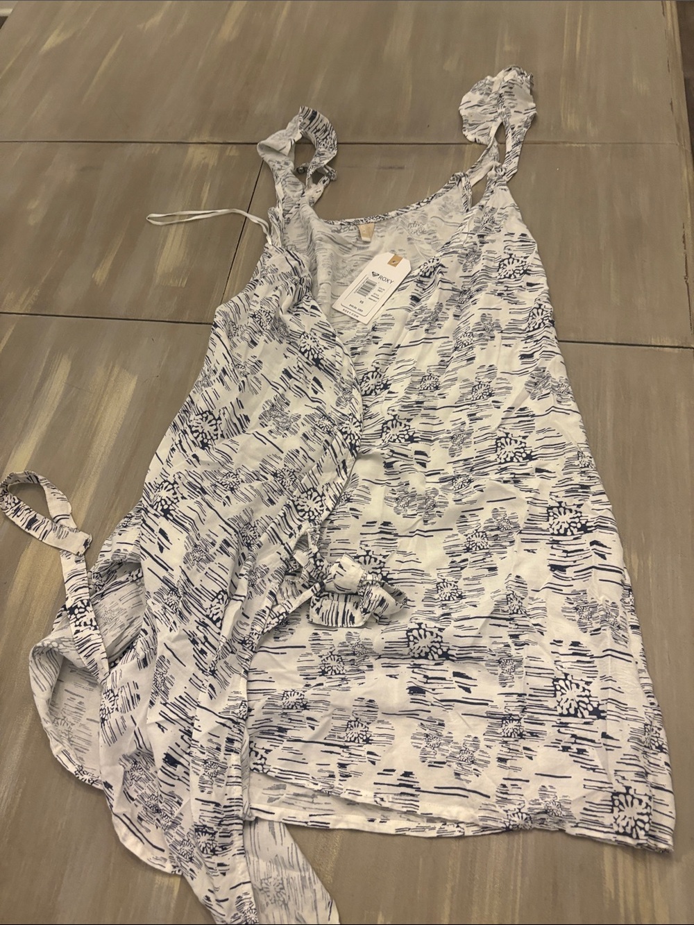 Roxy size XS White & Navy Floral Tie-Side Sundress